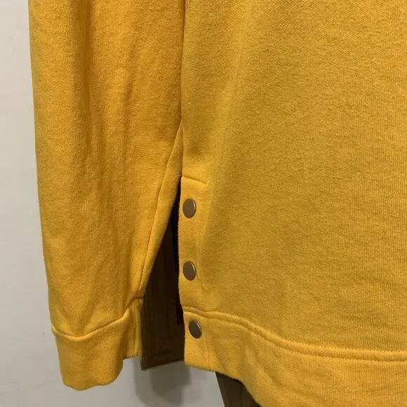 Iowa Hawkeyes Sweatshirt Pink Victoria’s Secret Relaxed Fit Size Small Yellow - Picture 7 of 7